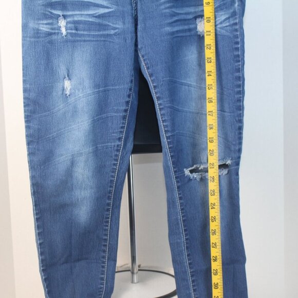 VIP JEANS - Picture 3 of 8